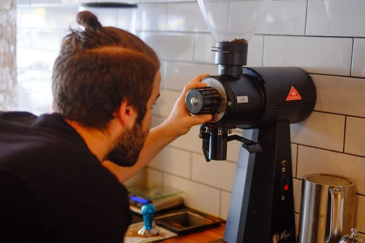 Voorgemalen koffie is zonde van je geld en smaak